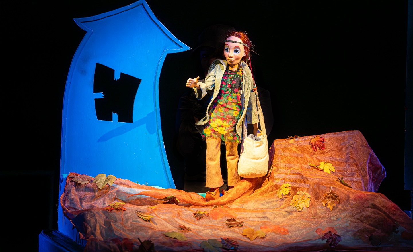 Elna hittar ett torp i skogen.