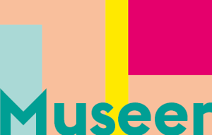 Grafisk bild med ordet Museer på en bakgrund med olika färgfält.