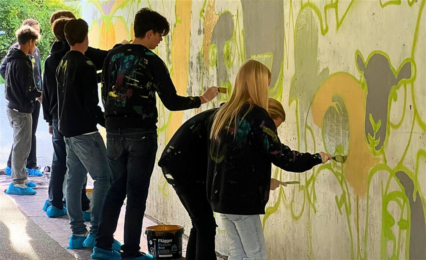 Elever målar GC-tunnel