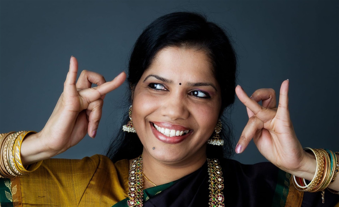 Indisk Dans Hand Gesture Showing Tiger.