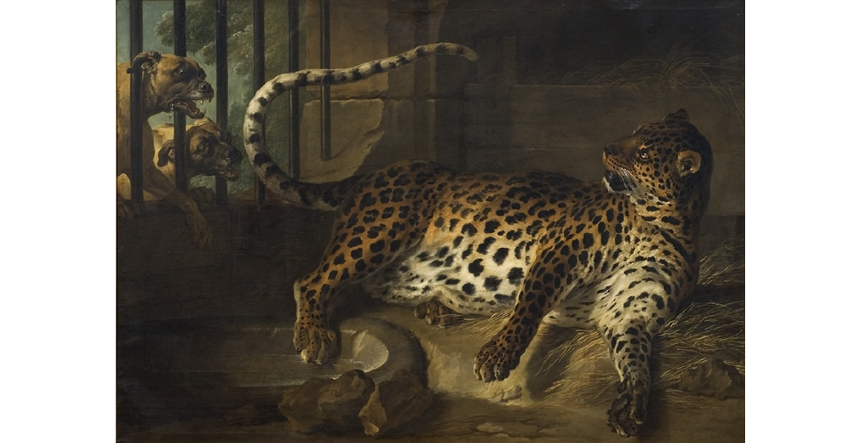foto av en oljemålning. en leopard ligger i en bur och tittar förskräckt på två hundar som står utanför buren och ser arga ut.