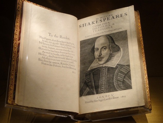 Foto, en upplagen bok med Shakespeares samlade verk