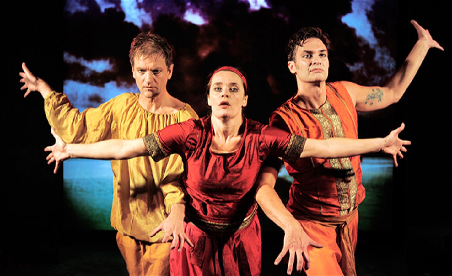 Bild ur föreställningen SERENDIP