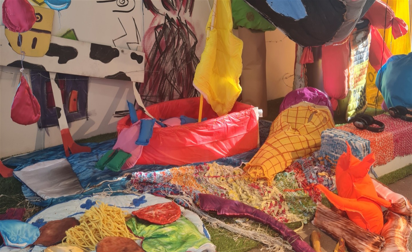 Konstnärens installation under Konstfacks vårutställning 2024